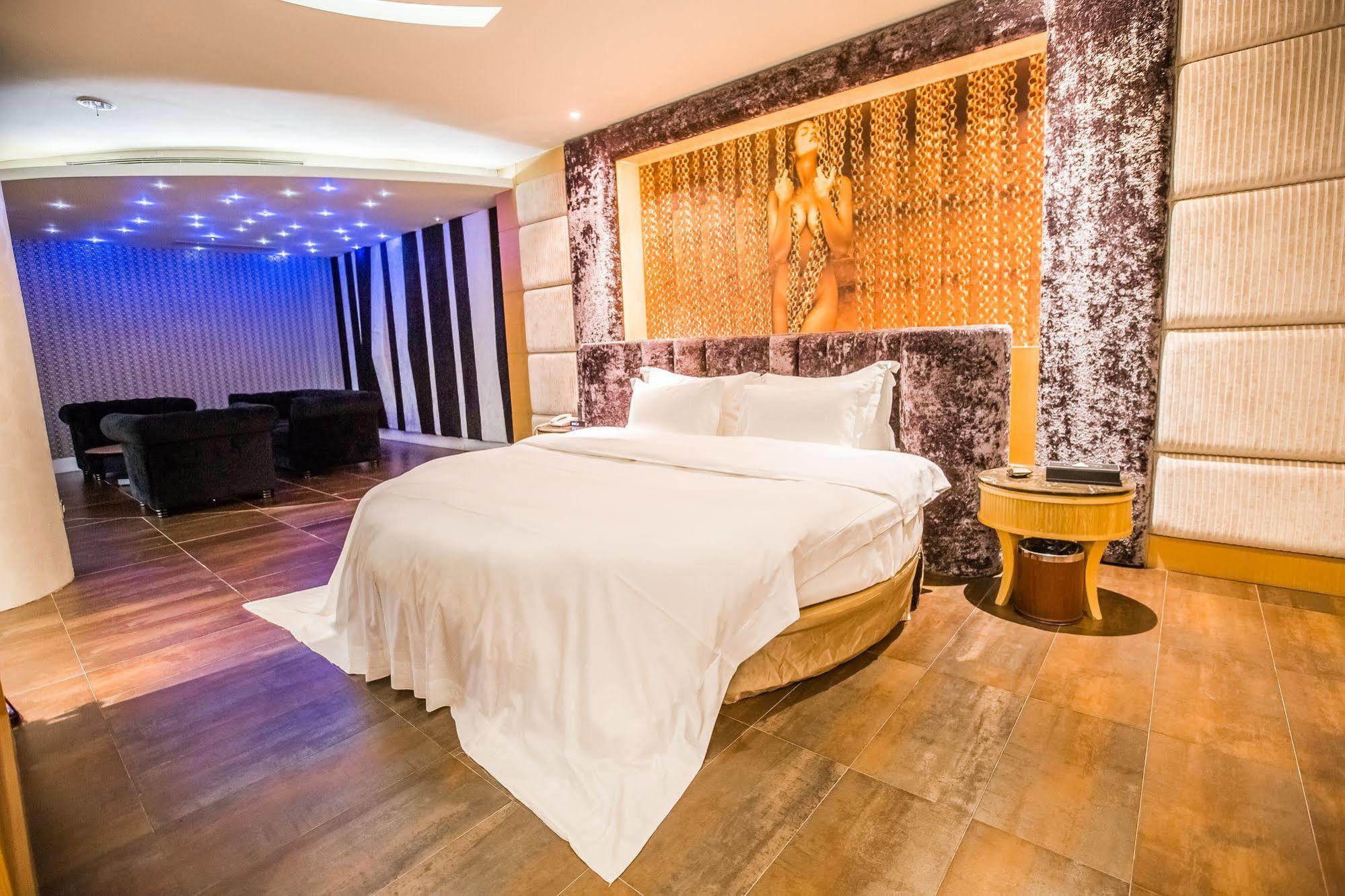 Ohya Chain Boutique Motel-Xinying Eksteriør billede